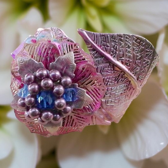 Floral Cuff, One of a kind Flower Cuff HANDCRAFTED - Picture 4 of 15